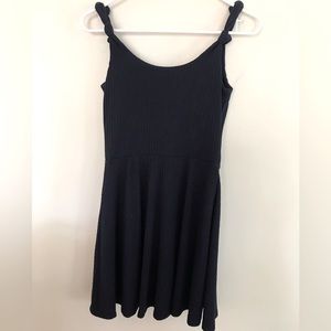 AQUA Brand Sz M Scoop Neck Textured Sleeveless Fit Flare Mini Skater Dress Navy